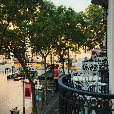 コンチネンタル ホテル 3*