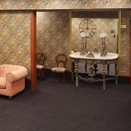 מלון Continental 3*