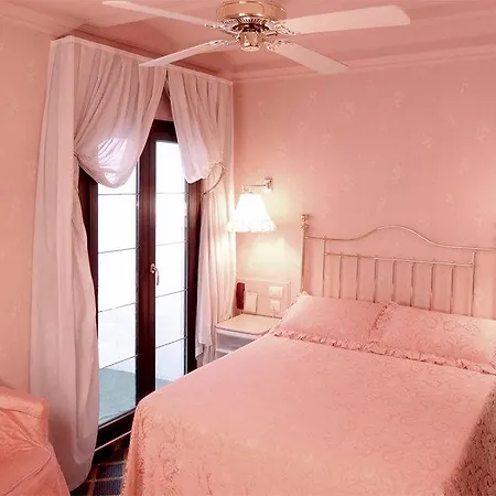 Continental Hotel 3*