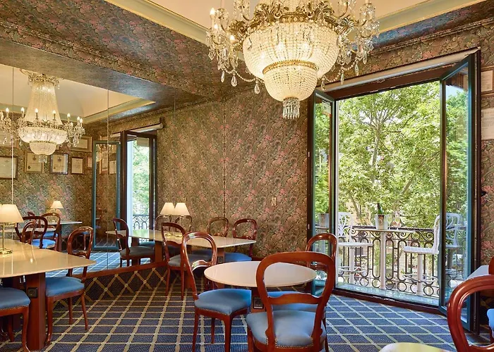 Continental Hotel 3*