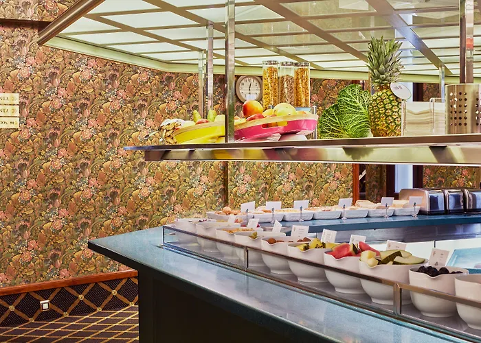 Continental Hotel 3*