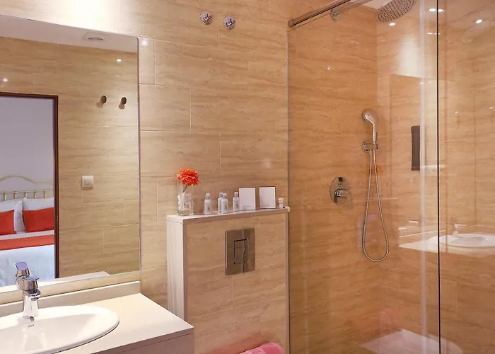 Continental Hotel 3*